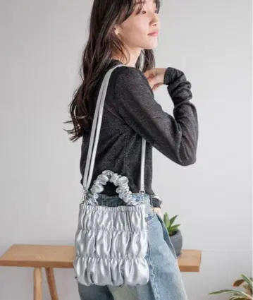 LOWRYS FARM 셔링 숄더백