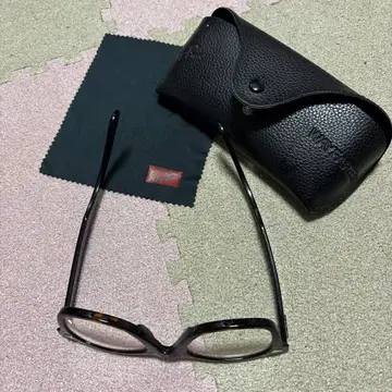 블랙 타원형 안경 케이스 포함