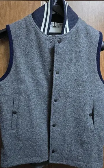 crocodile 그레이 노카라 베스트 L