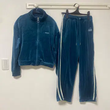 HANGYODON 다크 그린 저지 셋업 벨로아