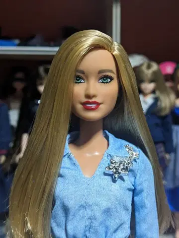 바비 인형 패셔니스타 본체 의류 포함