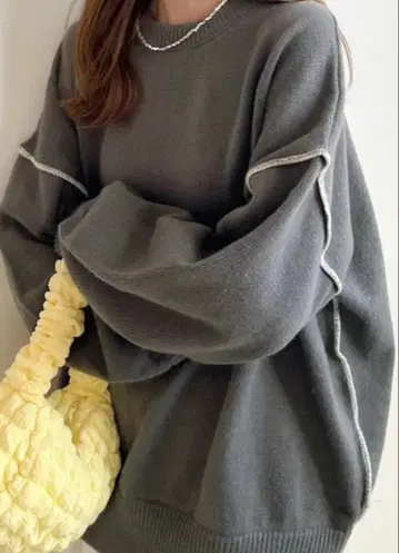 오버사이즈 그레이 니트 스웨터