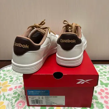 Reebok Club Advance 화이트 스니커즈