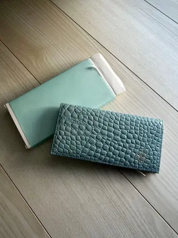 미사용 새상품 황궁 악어 엠보싱 장지갑 소가죽 블루