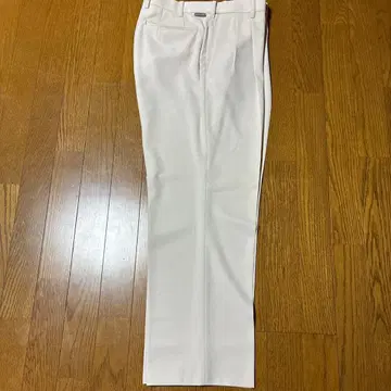 Munsingwear 화이트 플리츠 슬랙스