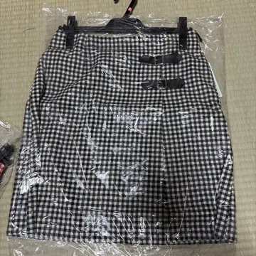 블랙 체크 무늬 타이트 스커트 허리 67cm 힙 93cm