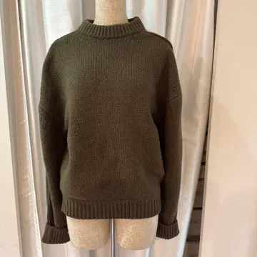 HYKE 크루넥 울 스웨터