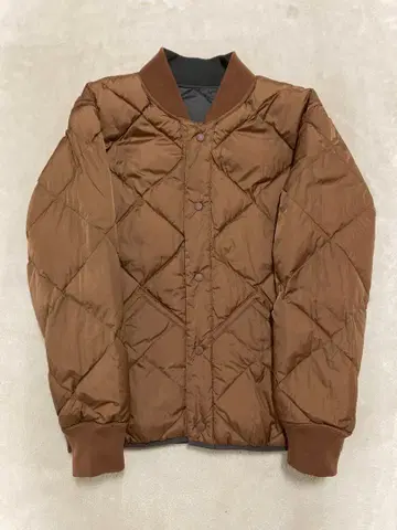 유니클로 퀼팅 자켓 리버서블 애쉬 그레이&브라운