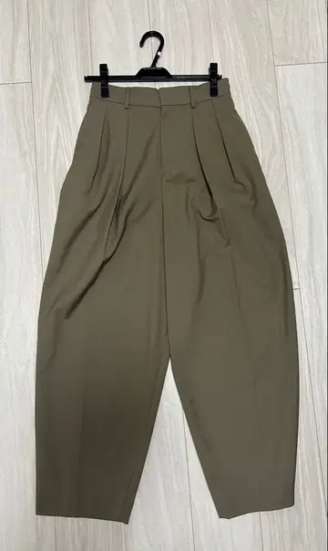 NORC 배럴 와이드 팬츠 백 포켓 포함