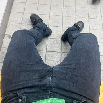 SIRUS 슬림핏 블랙 데님