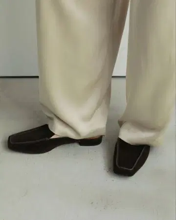 anuke(안누크) 벨루어 슬라이드 슈즈