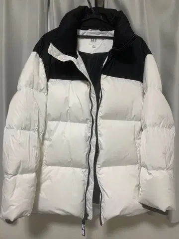 GAP 후드 부착 다운 자켓 화이트/블랙