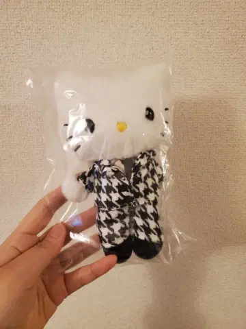 다니엘 키링 하운드 투스 패턴 산리오