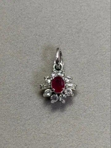 루비 펜던트 탑