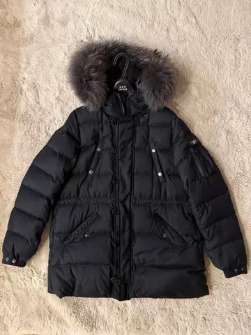 TATRAS 블랙 퍼 다운 자켓