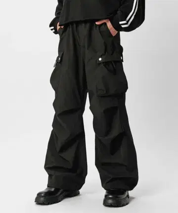 Lui's Neucon 더블 포켓 파라슈트 카고 팬츠