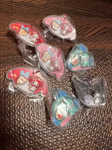 산리오 패키지 참 7개