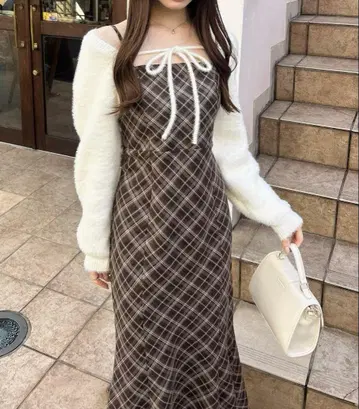 [WEB 한정판] 샤기 니트 볼레로 + 머메이드 원피스 세트