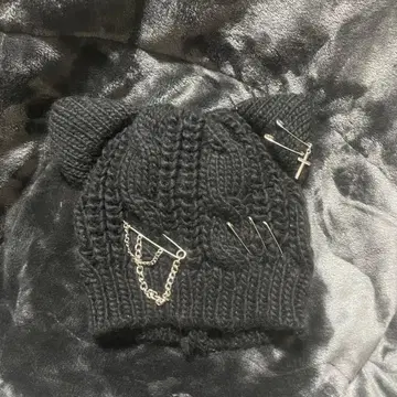 고양이 귀 블랙 니트 모자