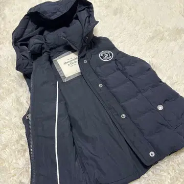 새상품급 Abercrombie & Fitch 블랙 다운 베스트 S
