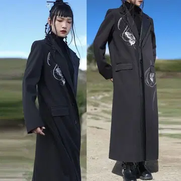블랙 자수 롱 코트 (소)