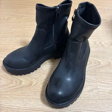 GU 블랙 사이드 고어 부츠 가죽