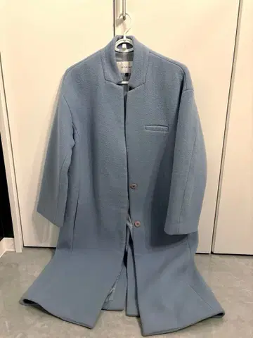 새상품급 라이트 블루 롱 코트 루 쉘 블루