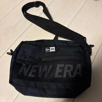 뉴에라 숄더 파우치 라지 2L NEW ERA