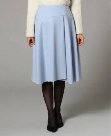 이번 시즌 언타이틀 UNTITLED 울 저지 스커트 사이즈 1 새상품