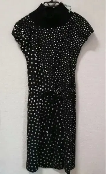 미나 페르호넨 디스코 도트 절개 원피스 38 M