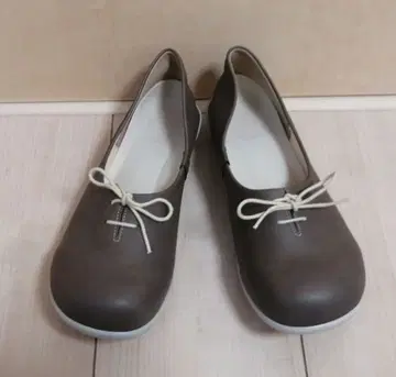 컨디션 최상 2ball 플랫슈즈 카키 브라운 LL