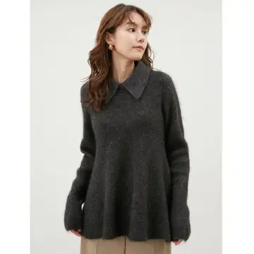 새상품급 미라 오웬 카라 달린 페플럼 니트 풀오버 그레이