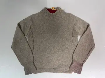 팔라스 팰리스 스웨터