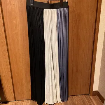 loungedress 아무로 나미에 착용 플리츠 스커트