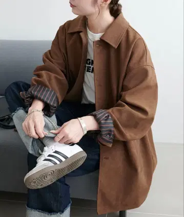 DISCOAT 페이크 스웨이드 숏코트 브라운