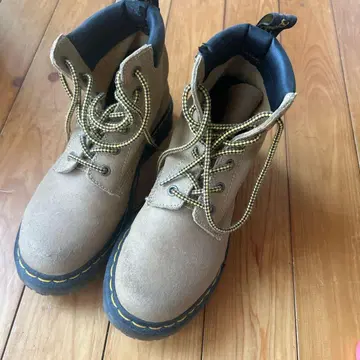 닥터마틴 부츠 가죽