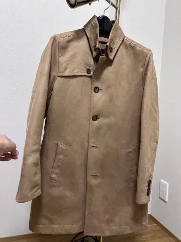 베이지 스웨이드풍 체스터 코트