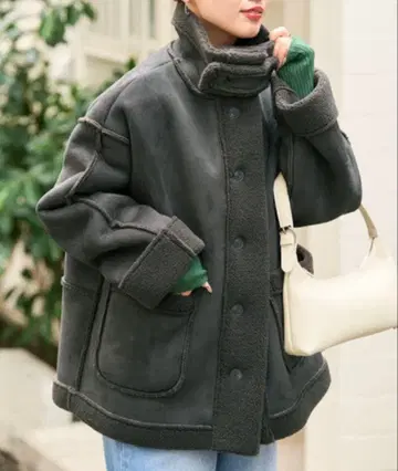 [택 포함 새상품] 무스탕 스탠드 칼라 코트 프릭스스토어