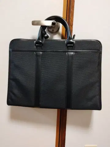 비즈니스 백 블랙 메쉬와 가죽 PC 백으로!