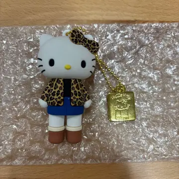 [ 당일 발송 가능 ] 헬로키티전 시크릿 마스코트 참 레오파드 무늬