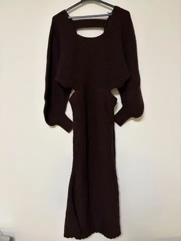 다크 브라운 니트 원피스 긴팔