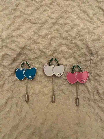 MARC JACOBS 빈티지 체리 브로치 3색