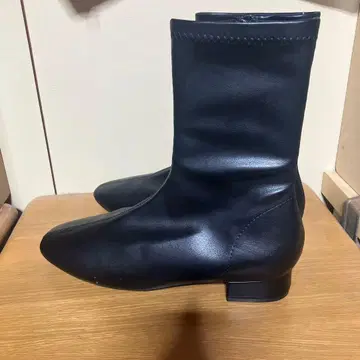 여성용 블랙 가죽 부츠