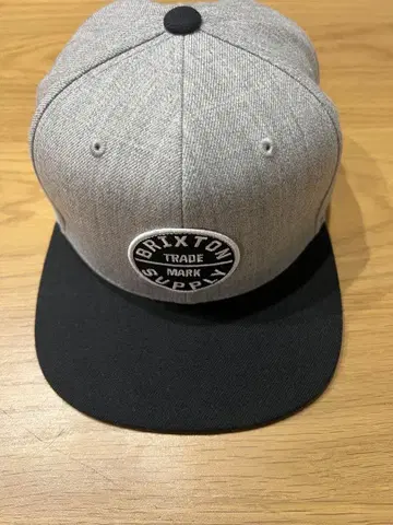브릭스턴 스냅백 캡 그레이/블랙