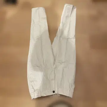 계절감 화이트 캐주얼 팬츠