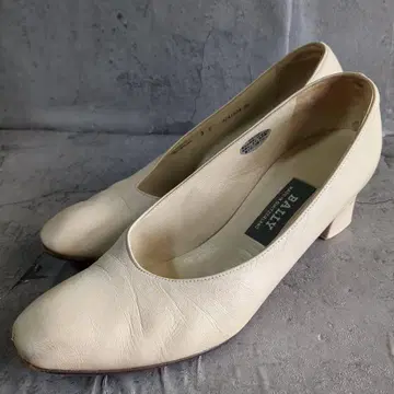 [BALLY] 발리 (3) 가죽 아이보리 스퀘어토 펌프스