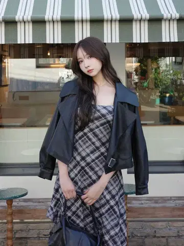 홀리데이앤홀리데이 레더터치 빅 칼라 자켓 블랙