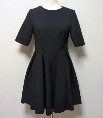 새상품급 COS (코스) 본딩 플레어 원피스 FR36 M사이즈 상당 블랙
