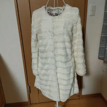 INGNI 아이보리 퍼 스타일 롱 코트