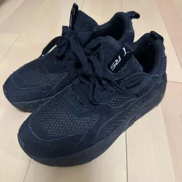 Puma RS 블랙 스니커즈